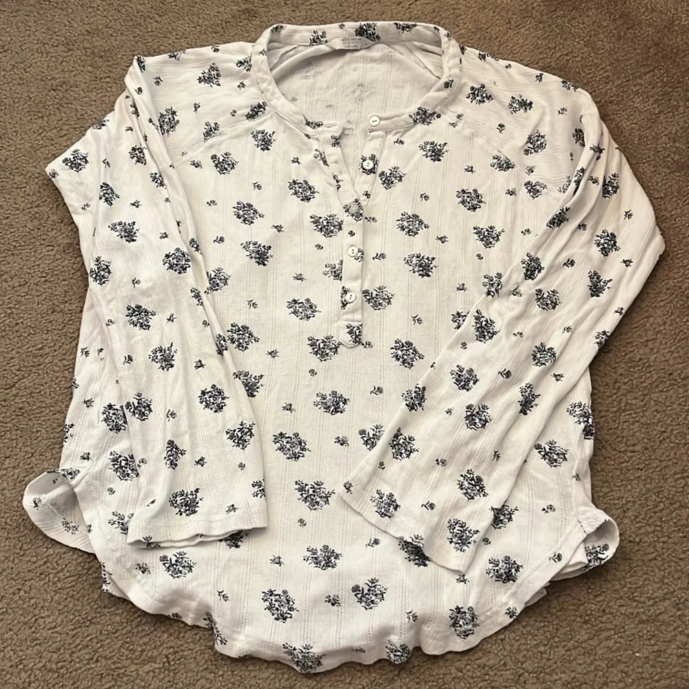 Lucky brand size small long sleeve shirt with adjustable sleeves to 3/4 - Picture 4 of 7